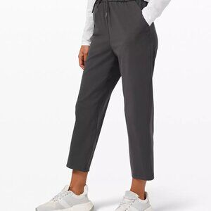 Stretch High-Rise Cropped Pant 23", size 8. Colour-BLACK